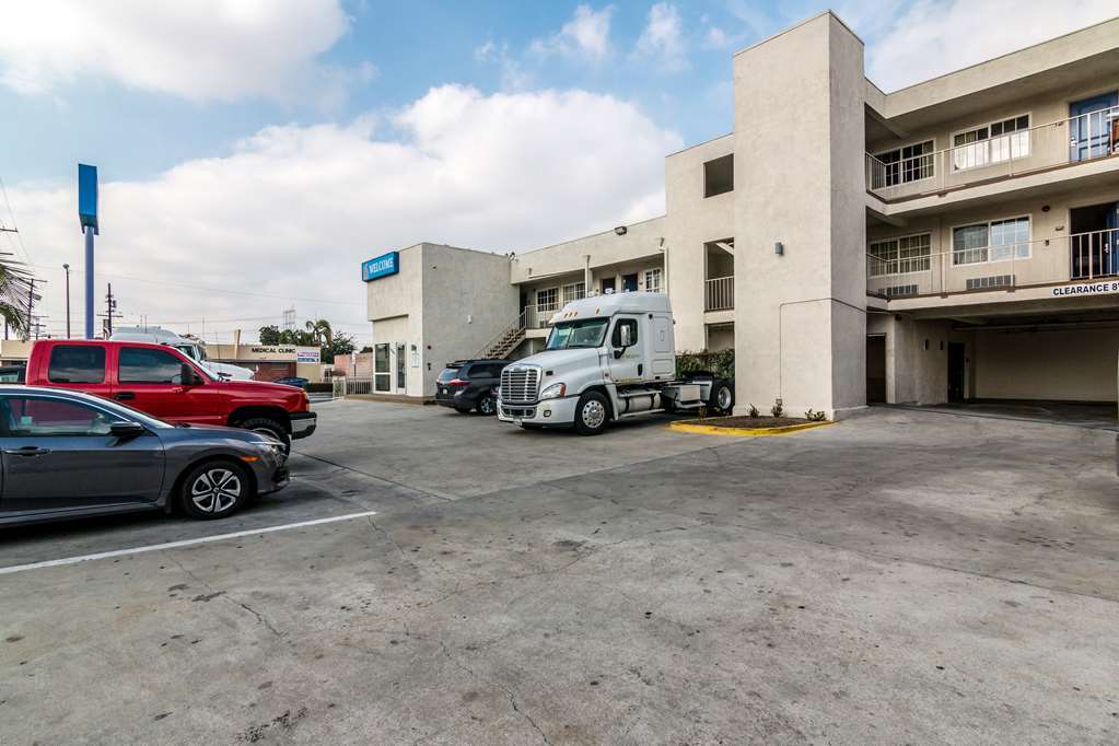 Motel 6 Bell Gardens Exterior photo